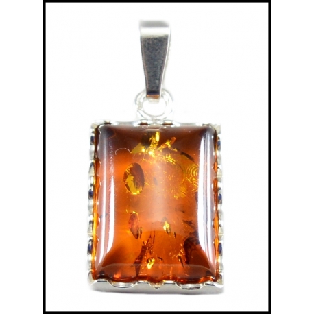 Bursztynowy wisiorek ze srebrem